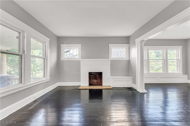 Building Photo - 3249 Hyde Park Ave