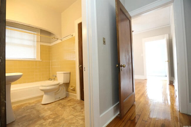 Building Photo - 3430 N Cypress St