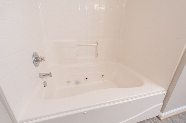 Building Photo - 4022 Holston Ct