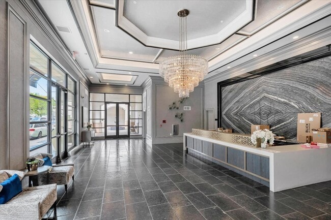 Building Photo - 657 Walnut St