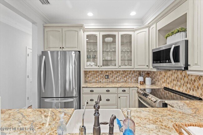 Building Photo - 624 Ponte Vedra Blvd