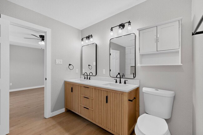 Building Photo - Spacious Renovation Ready To Be Called Home!!!