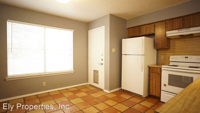 Building Photo - 2 br, 1.5 bath House - 1505-B Cinnamon Path