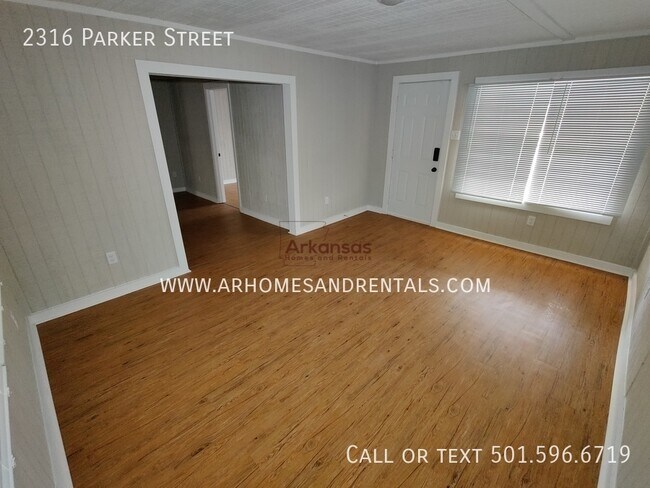 Building Photo - 2316 Parker St