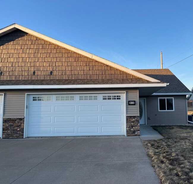 Building Photo - 912 E Wisconsin St