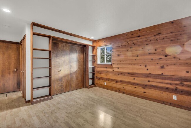 Building Photo - Prospector Townhome