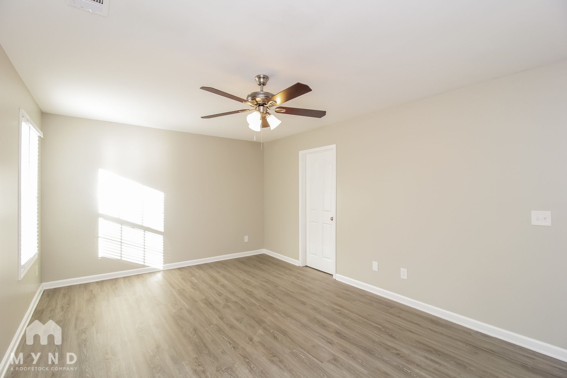 Building Photo - 6551 Snow Bird Ln