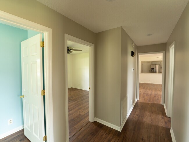 Building Photo - 2981 Bridle Dr