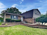 Building Photo - 23017 Lakeshore Dr