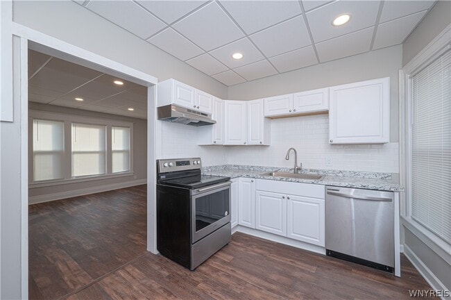 Building Photo - 2148 Main St