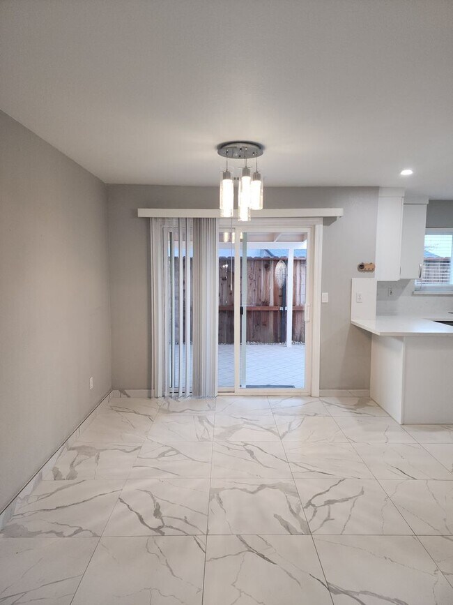 Building Photo - 1609 Cashmere Dr