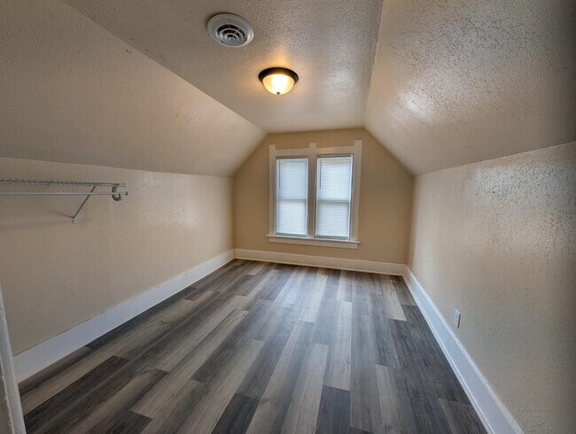 Building Photo - 2454 N Holton St