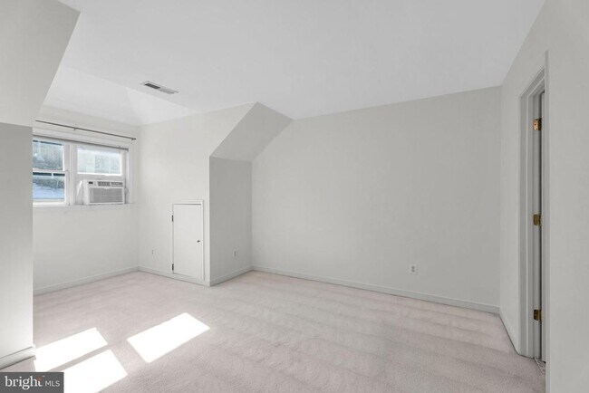 Building Photo - 3820 White Post Ct