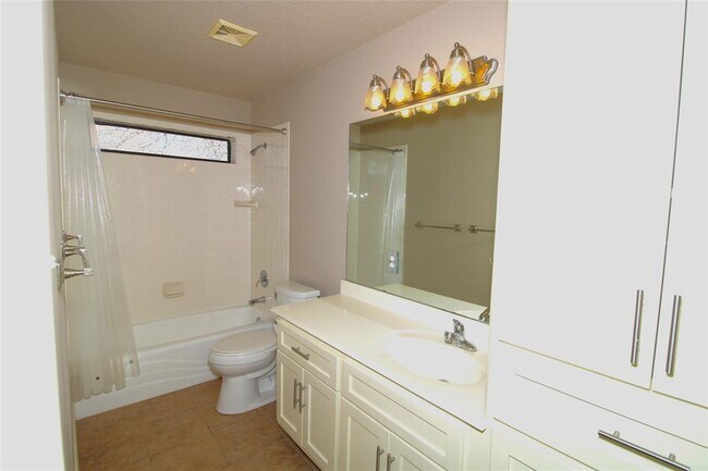 Building Photo - 119 Dove Trail