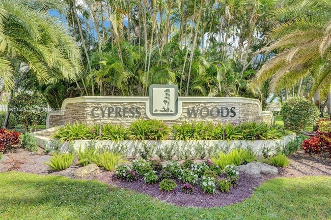 Building Photo - 3833 Cypress Lake Dr