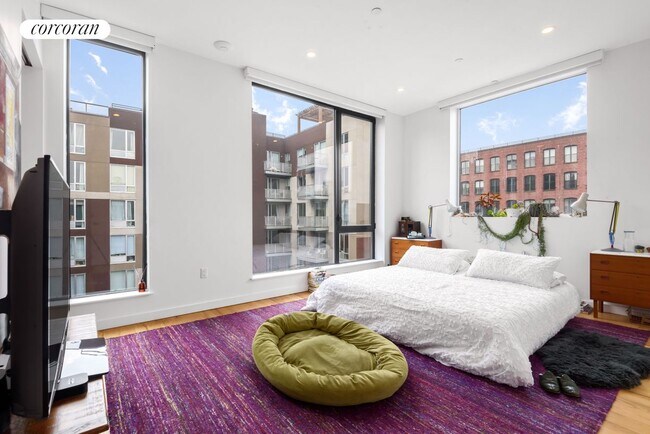 Building Photo - 202 N 10th St