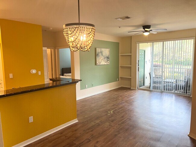 Building Photo - 2 Bedroom 2 Bath Condo For Rent in Kissimm...