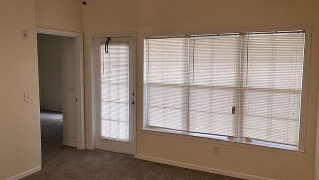 Building Photo - Condo for rent