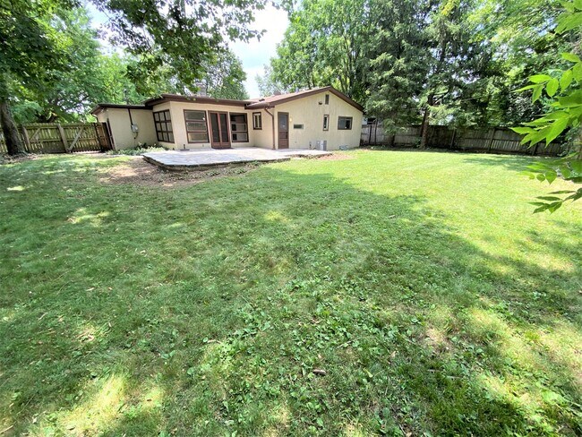 Building Photo - 2384 Johnston Rd