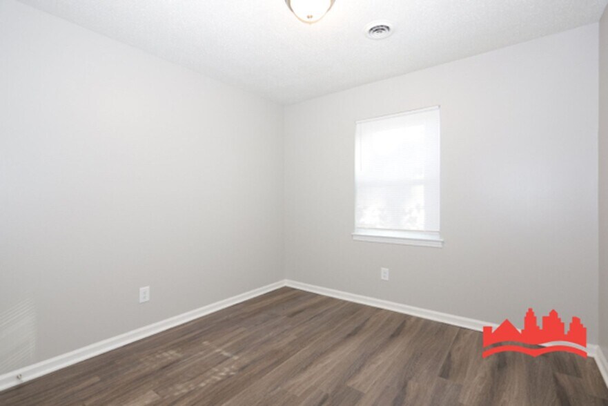 Building Photo - 4721 Bradford Dr