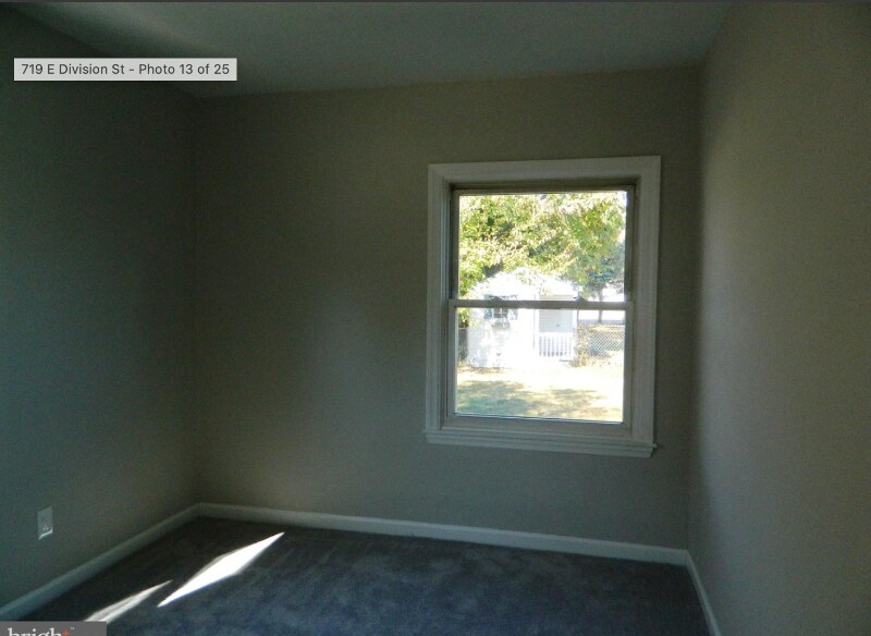 Building Photo - 719 E Division St