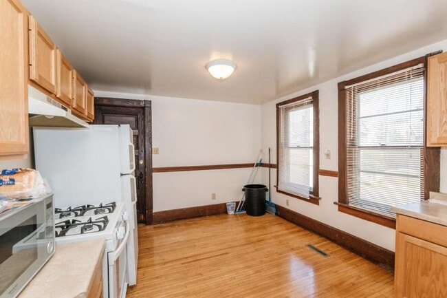 Building Photo - Farwell House