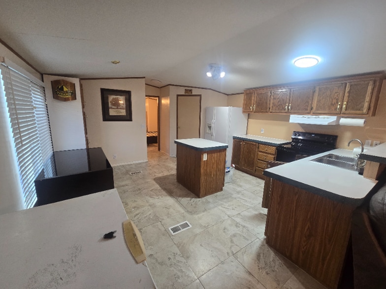 Building Photo - 7871 S Pistol Hill Rd