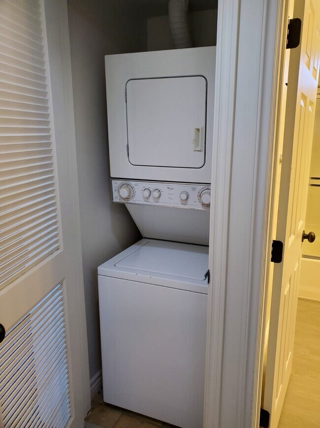 in unit washer/dryer closet - 195 Avenida Descanso