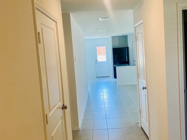 Building Photo - 1408 Vattier St