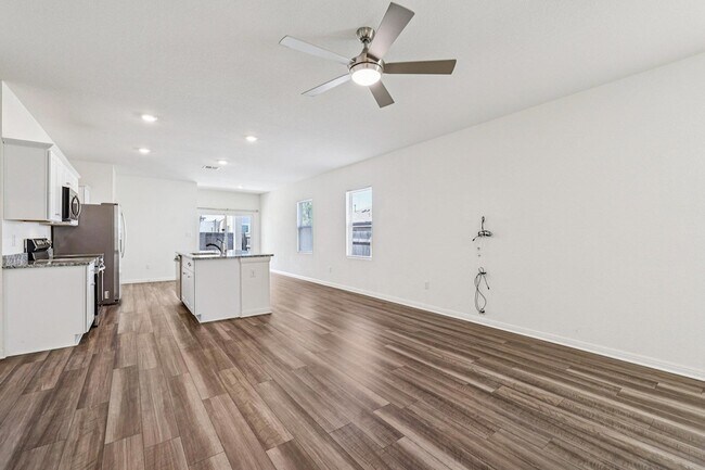 Building Photo - 191 Light Timber Rd