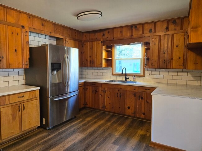 Building Photo - 24 Pine Cir