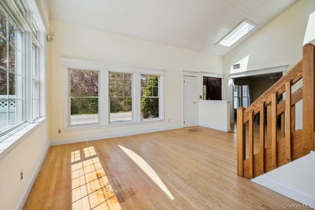 Building Photo - 30 Consuelo Pl