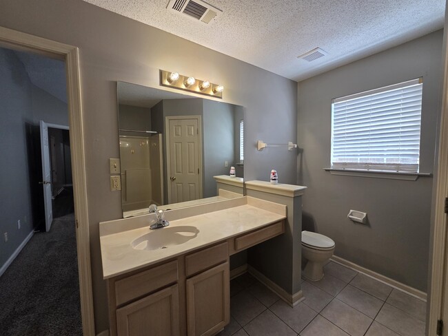 Building Photo - 7733 Shadowland Dr
