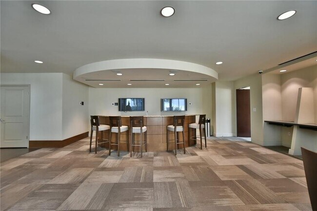 Building Photo - 3324 Peachtree Rd