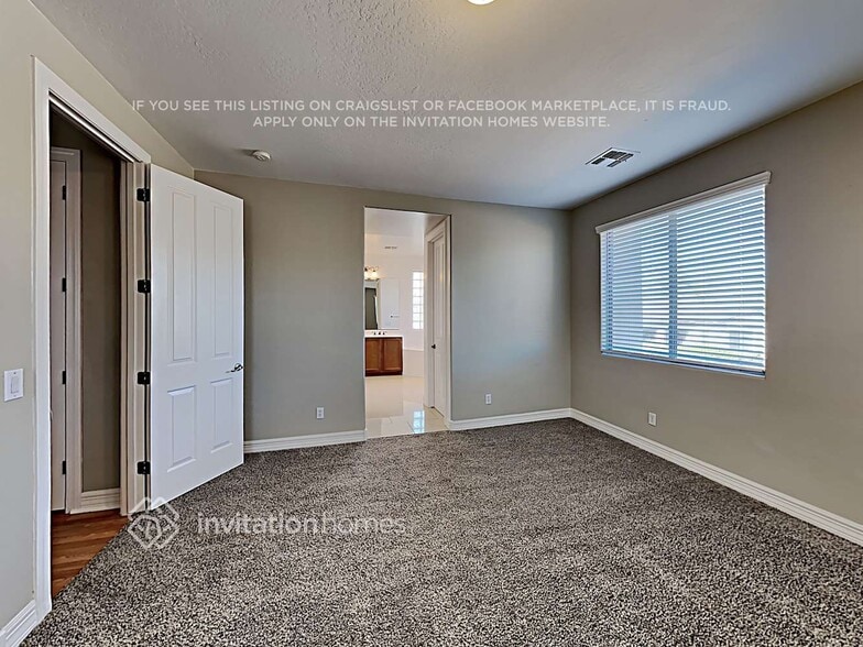 Building Photo - 13549 N 152nd Dr