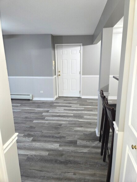 Building Photo - 213 E Liberty St