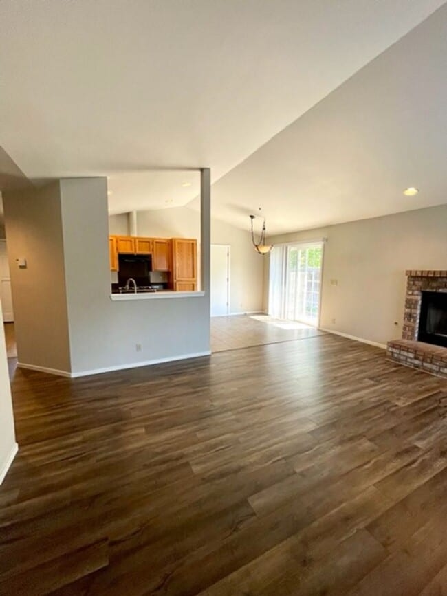 Building Photo - **Charming Midtown Single-Level Home on a ...