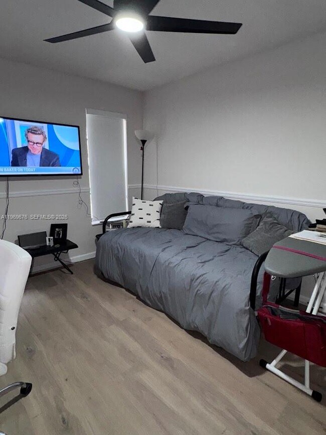 Building Photo - 1080 NW 100th Way