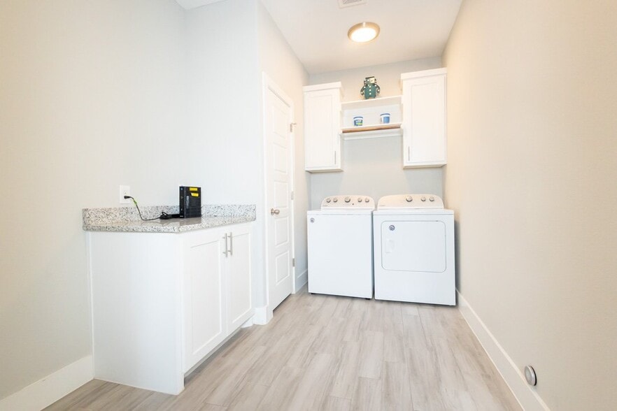 Building Photo - 4001 Abilene St