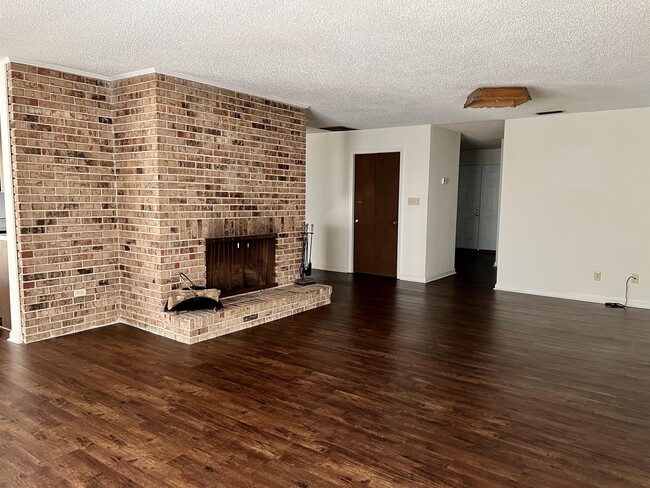 Building Photo - 264 Lonnie Raker Ln