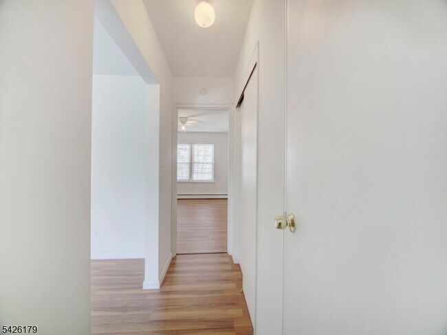 Building Photo - 365 Bloomfield Ave