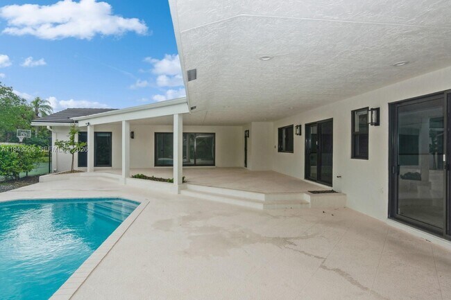 Building Photo - 15405 SW 73rd Ct