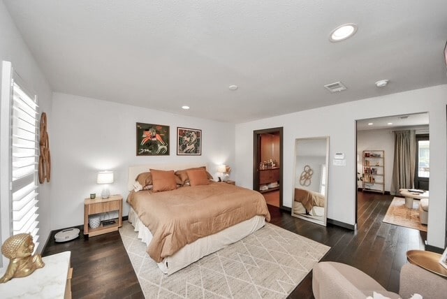 Building Photo - 1410 Hyde Park Blvd