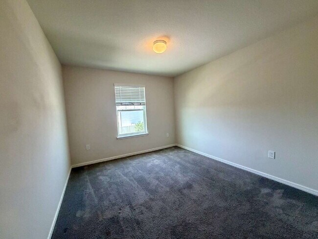 Building Photo - 30561 Gilbern Rd