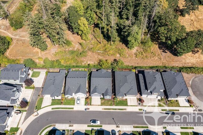 Building Photo - 11231 NE 137th Ave