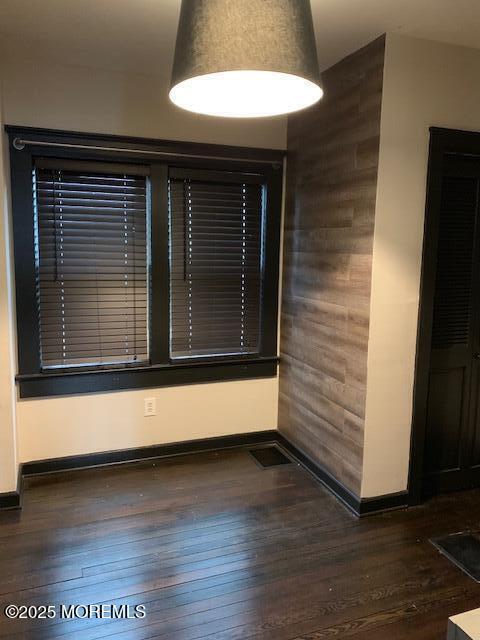 Building Photo - 522 Laurel Ave