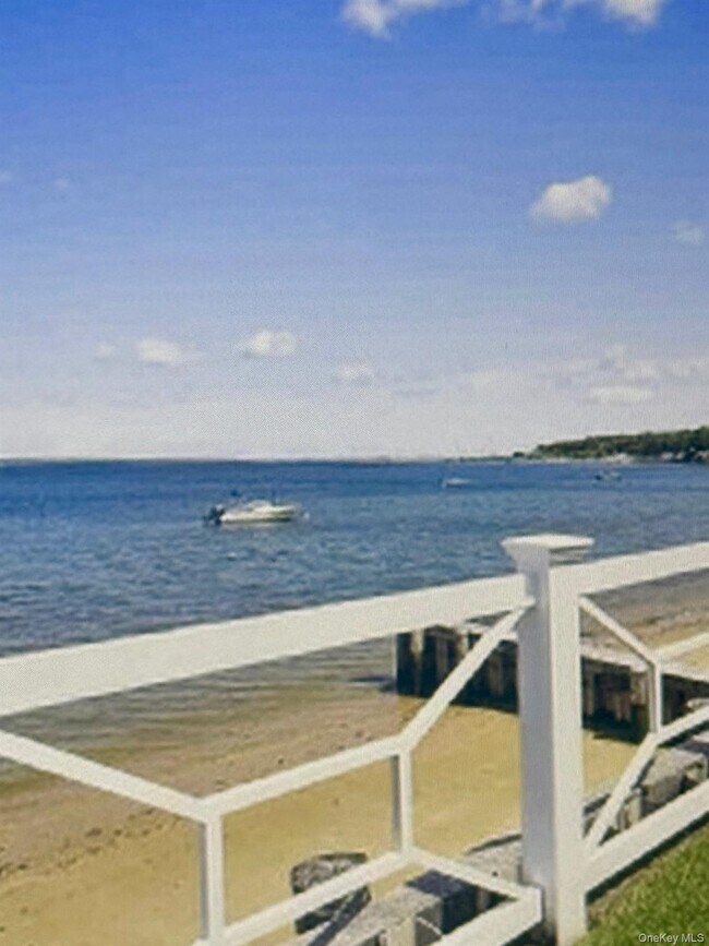 Building Photo - 49 Canoe Place Rd