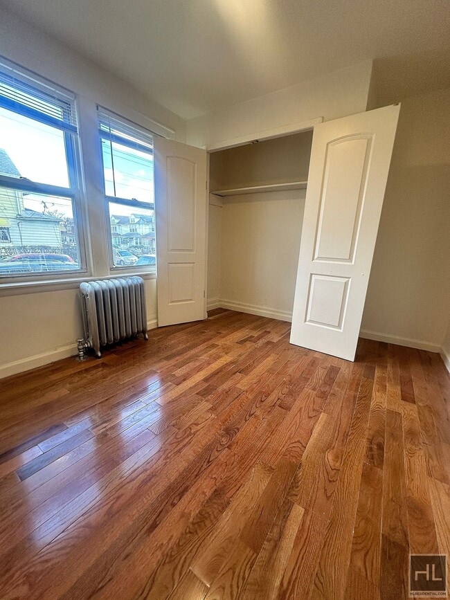 Building Photo - 3Bed/ 2Bath Jamaica, NY (Basement Included)