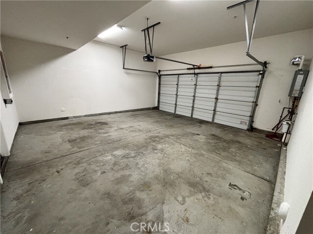 Building Photo - 501 W Maple Ave