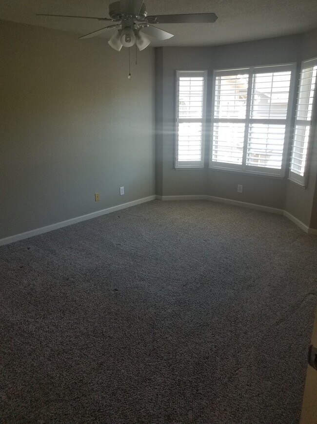 Building Photo - Highly Desirable Valley Club Circle Condo – Gated Napa Living